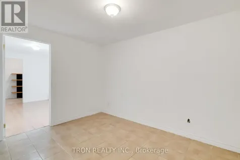 505 Yorkshire Drive Waterloo ON N2T 2V1