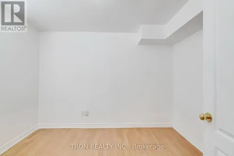 505 Yorkshire Drive Waterloo ON N2T 2V1