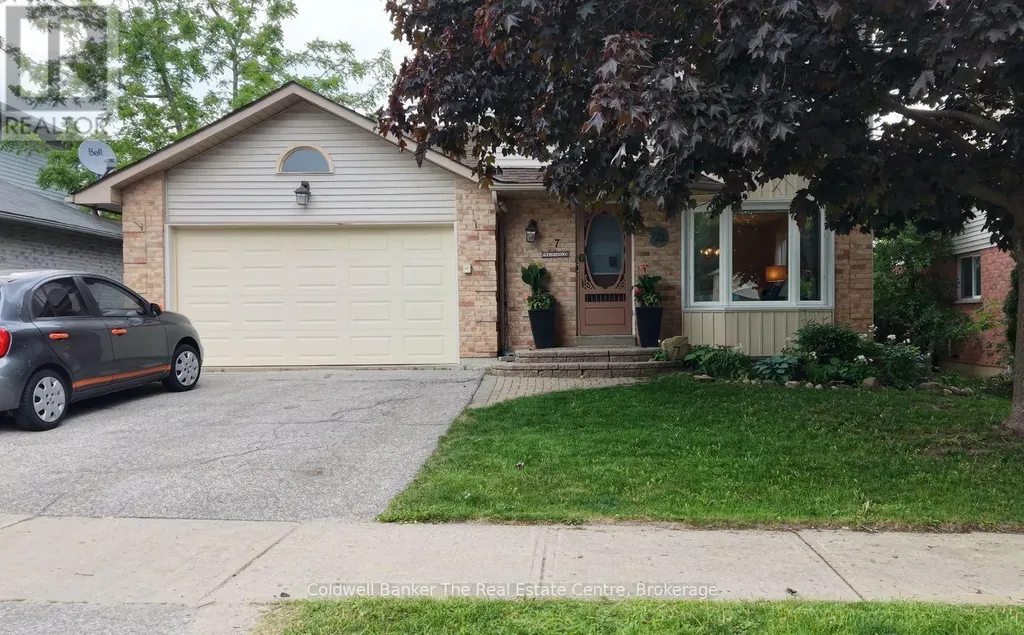 7 Brandon Crescent Orillia ON L3V 7P5