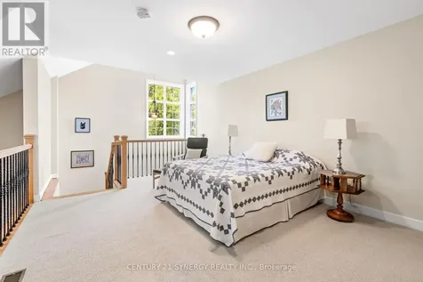 45 Turtle Point Private Ottawa ON K2K 3P1