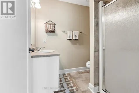 45 Turtle Point Private Ottawa ON K2K 3P1