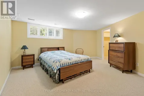 45 Turtle Point Private Ottawa ON K2K 3P1