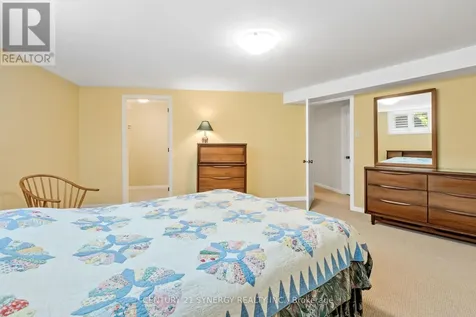 45 Turtle Point Private Ottawa ON K2K 3P1