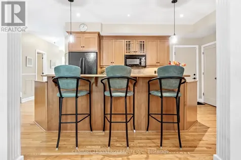 45 Turtle Point Private Ottawa ON K2K 3P1
