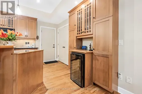 45 Turtle Point Private Ottawa ON K2K 3P1