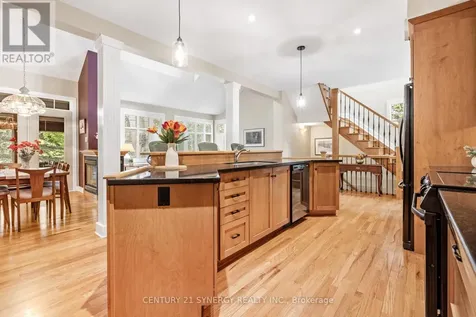 45 Turtle Point Private Ottawa ON K2K 3P1