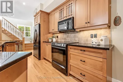 45 Turtle Point Private Ottawa ON K2K 3P1