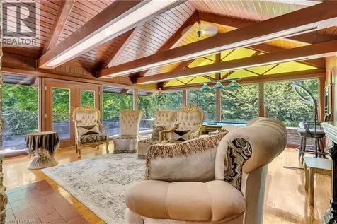 1356 Oak Lane Mississauga ON L5H 2X7