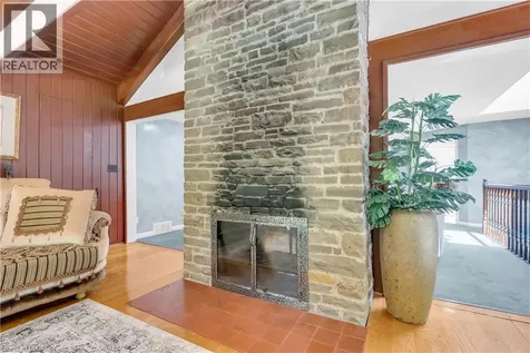 1356 Oak Lane Mississauga ON L5H 2X7