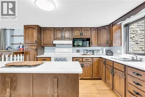 1356 Oak Lane Mississauga ON L5H 2X7