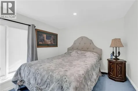 1356 Oak Lane Mississauga ON L5H 2X7