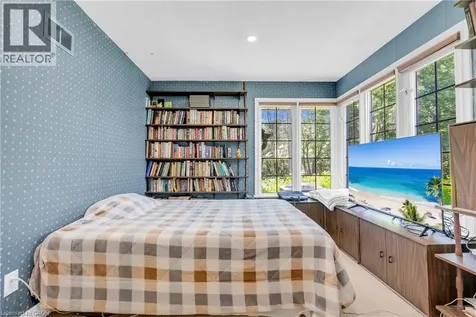 1356 Oak Lane Mississauga ON L5H 2X7
