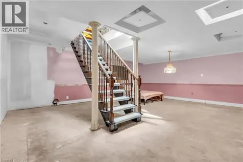 1356 Oak Lane Mississauga ON L5H 2X7