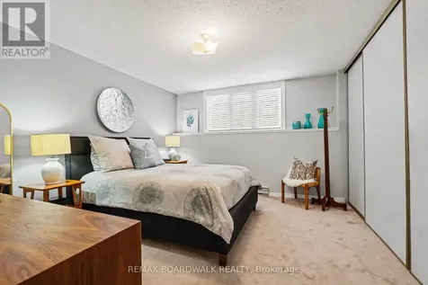 5 Briston Private Ottawa ON K1G 5P6