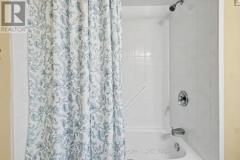 5 Briston Private Ottawa ON K1G 5P6