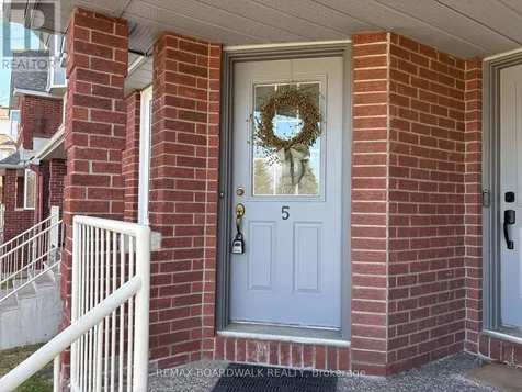 5 Briston Private Ottawa ON K1G 5P6