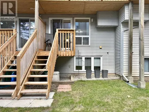 5 Briston Private Ottawa ON K1G 5P6