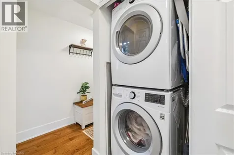 21 Mountwood Avenue Hamilton ON L8N 2G8