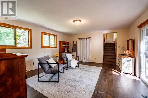 5720 Lakeshore Road Whitchurch-stouffville ON L4A 2Z4