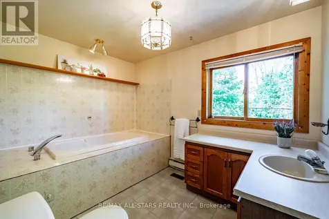 5720 Lakeshore Road Whitchurch-stouffville ON L4A 2Z4