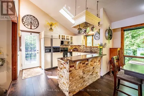 5720 Lakeshore Road Whitchurch-stouffville ON L4A 2Z4