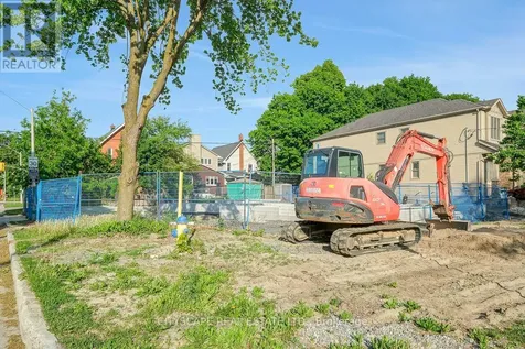 551 Edison Avenue Ottawa ON K2A 1V5