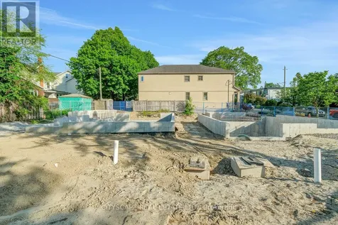 551 Edison Avenue Ottawa ON K2A 1V5