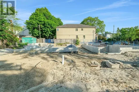 551 Edison Avenue Ottawa ON K2A 1V5