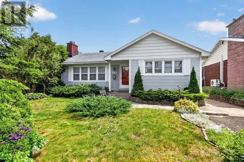 1533 Mimosa Avenue Ottawa ON K1G 0W2