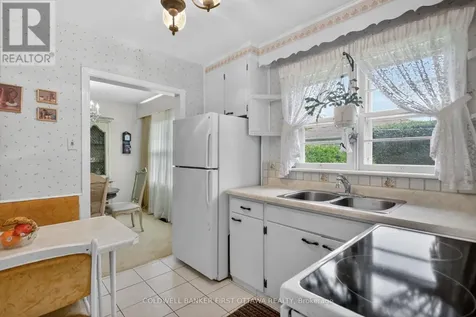1533 Mimosa Avenue Ottawa ON K1G 0W2