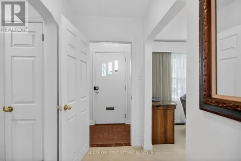1533 Mimosa Avenue Ottawa ON K1G 0W2