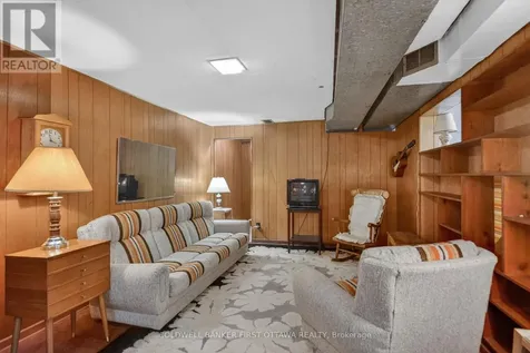 1533 Mimosa Avenue Ottawa ON K1G 0W2