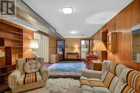 1533 Mimosa Avenue Ottawa ON K1G 0W2