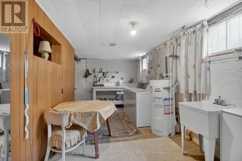1533 Mimosa Avenue Ottawa ON K1G 0W2
