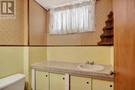 1533 Mimosa Avenue Ottawa ON K1G 0W2