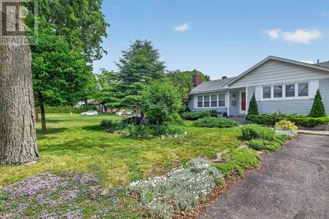 1533 Mimosa Avenue Ottawa ON K1G 0W2