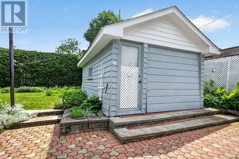 1533 Mimosa Avenue Ottawa ON K1G 0W2
