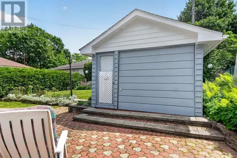 1533 Mimosa Avenue Ottawa ON K1G 0W2