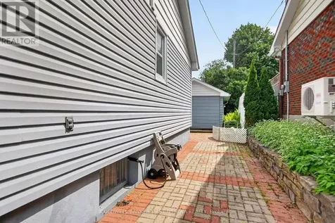 1533 Mimosa Avenue Ottawa ON K1G 0W2