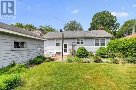 1533 Mimosa Avenue Ottawa ON K1G 0W2