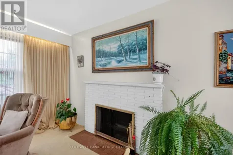 1533 Mimosa Avenue Ottawa ON K1G 0W2