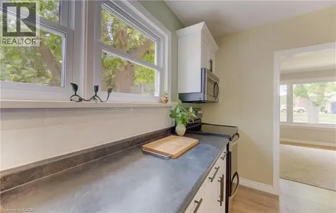 112 Chelsea Road Kitchener ON N2B 1H9