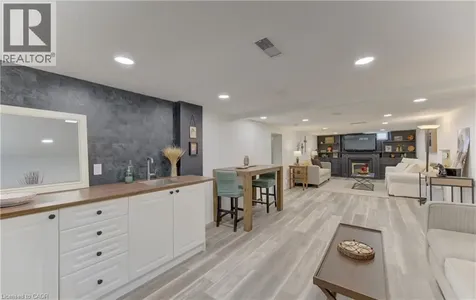 112 Chelsea Road Kitchener ON N2B 1H9