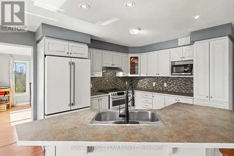 4038 Calbrent Way Ottawa ON K0A 2W0