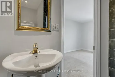 261 Bruyere Street Ottawa ON K1N 5E5