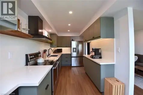 2499 Whittaker Drive Burlington ON L7P 4P9