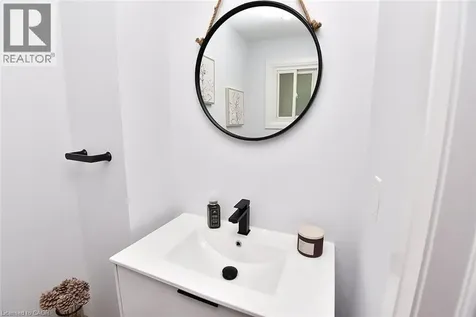 2499 Whittaker Drive Burlington ON L7P 4P9