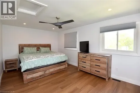2499 Whittaker Drive Burlington ON L7P 4P9