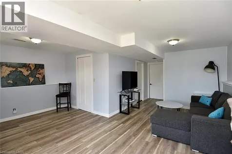 2499 Whittaker Drive Burlington ON L7P 4P9