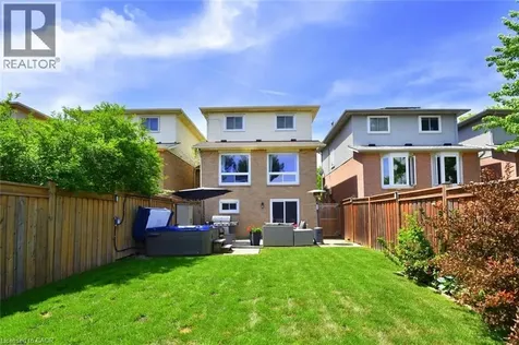 2499 Whittaker Drive Burlington ON L7P 4P9